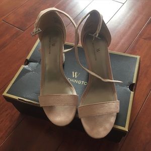 It’s like new only worn once it didn’t fit as I thought it did when I bought t